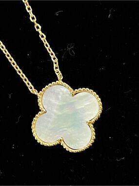 Gold Clover Mother of Pearl Pendant